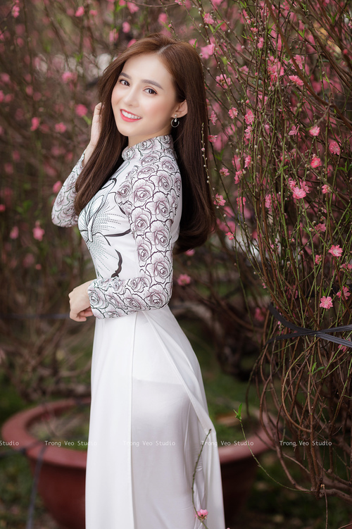 爱游戏在线登录入口-马赛中前场多点爆发持续推进攻势，马赛首发